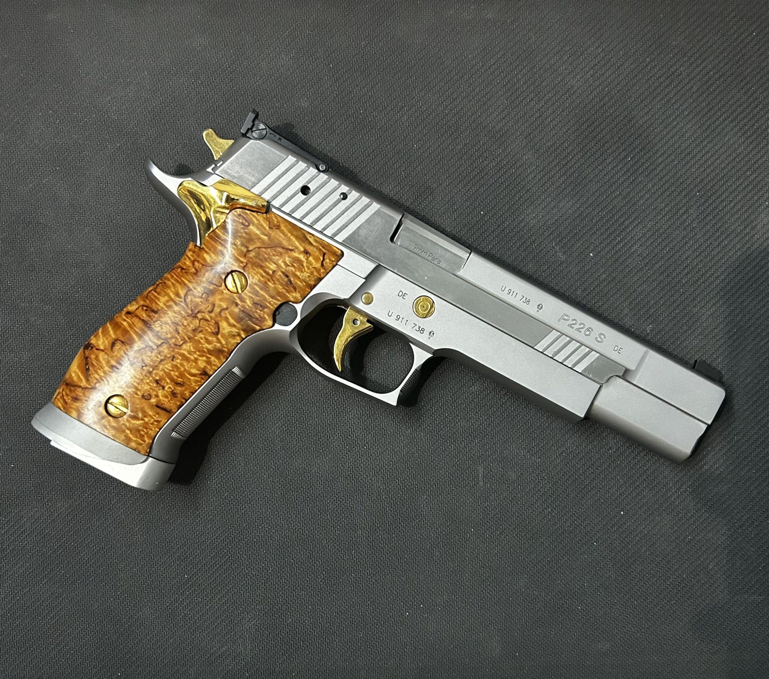 SIG SAUER - P226 S - Finition Inox / Bois - Cal 9 X 19 (9MM LUGER)